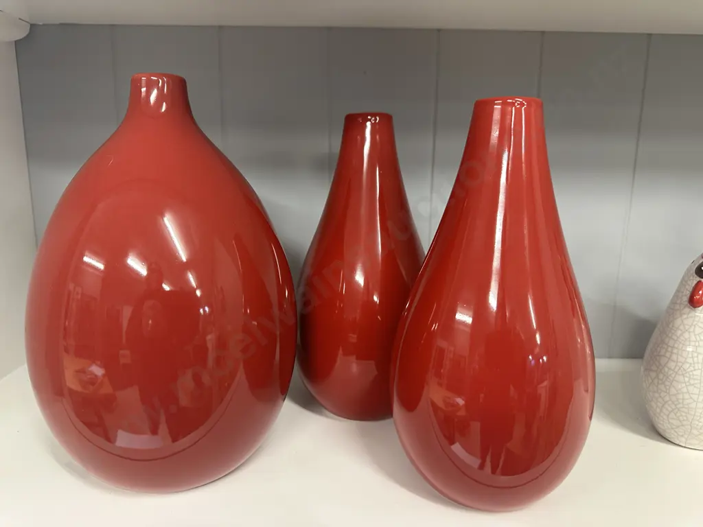Claret Coloured Vases X3 Image 1++